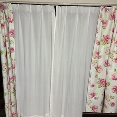 カーテンの画像