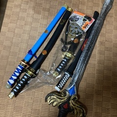 おもちゃの刀色々五本セット　　忍者の画像