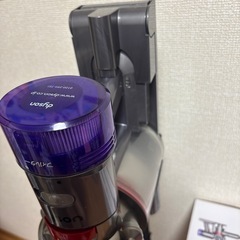 Dyson V8 Slim Fluffy コードレス掃除機の画像