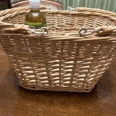 手編み カゴ 木製の画像