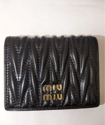 miumiuミュウミュウ マテラッセ 二つ折り財布 ブラック