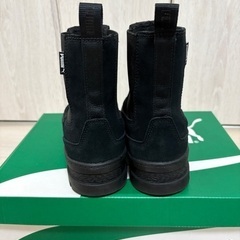 PUMA ブラック チェルシースウェードブーツの画像