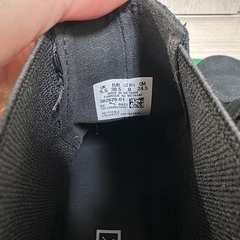 PUMA ブラック チェルシースウェードブーツの画像