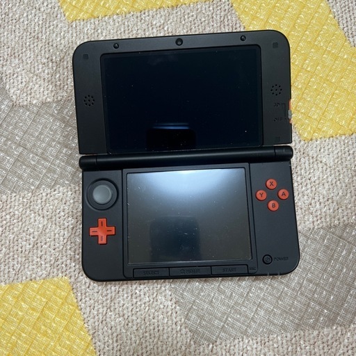 ニンテンドー3DS LL リミテッドパック　オレンジ×ブラック　カセット2点付き