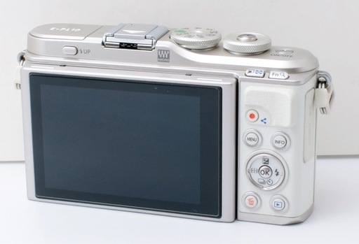 可愛いホワイト！OLYMPUS E-PL10★望遠レンズ付き★Wi-Fi内蔵  1ヶ月動作補償あり！ 安心のゆうパック代引き発送！ 送