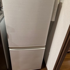 冷蔵庫、電子レンジ、炊飯器、ソファ