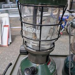 コールマンのホワイトガソリンランタンです。