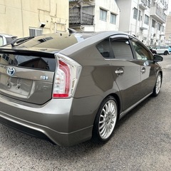 ご成約‼️30プリウス後期‼️カスタム多数‼️マイコーデ‼️オプションカラー‼️車検2年、込み込み価格‼️の画像