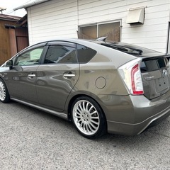 ご成約‼️30プリウス後期‼️カスタム多数‼️マイコーデ‼️オプションカラー‼️車検2年、込み込み価格‼️の画像