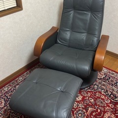 取り引き中　
リクライニングチェア／ オットマン付きの画像
