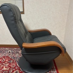 取り引き中　
リクライニングチェア／ オットマン付きの画像