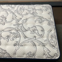 ☆美品☆ セミダブル マットレス Sealy/シーリー Posturepedic　の画像