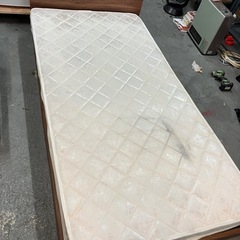 シングルベッド