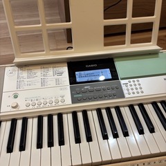 CASIO 電子ピアノ　LK-512　の画像