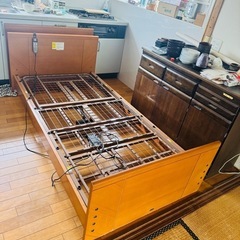 介護用電動ベッド
