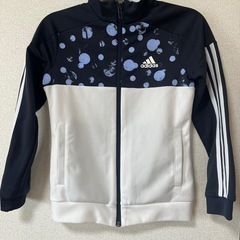 人気　キッズ140cm adidas 上のみ　美品