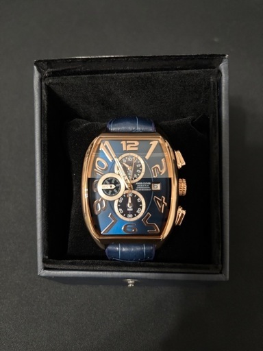 腕時計　　新品　
ソーラー　 トノー型　デイトあり