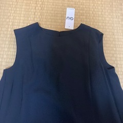 GU ジーユー　未使用タグ付きの新品　ワンピース　黒の画像