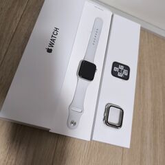 第二世代Apple WatchSE（箱・ケース付）の画像