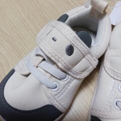 最終(赤ちゃん本舗)新品　13cm靴の画像