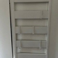 つっぱり収納ラックの画像