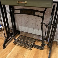 Juki ミシンビンテージテーブルの画像