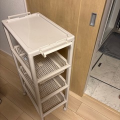キャスター付き収納カゴの画像