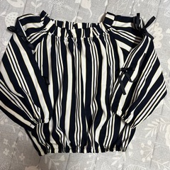 未使用　リボン付きバルーンスリーブシャツ