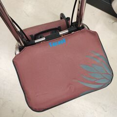 TacaoF製 シルバーカー コンパクトタイプ 座面付き 手押し車（取説・カバー付）の画像
