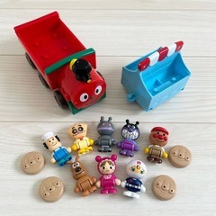 アンパンマンはじめてハウスドールセットSLマンと８人のなかまたち