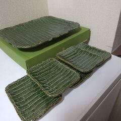 未使用　織部焼　美濃焼　角大皿１枚　小皿５枚　四季彩　貫入　緑色...