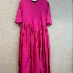 COS オーバーサイズアシンメトリーワンピース　ピンクの画像