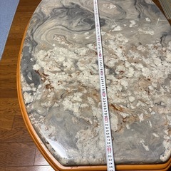 大理石テーブルの画像