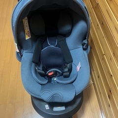 エールべべ　チャイルドシート