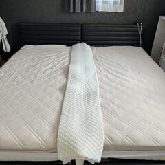 美品　黒　レザー調　ワイドキング　シングル2台　コンセント付き　ベッド　セットの画像