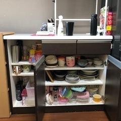 キッチンボード　食器棚