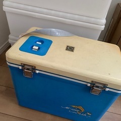 クーラーボックス
