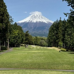 ゴルフ仲間集う