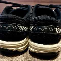 【使用数回なので美品です✨】asics アシックス　スニーカー　22.5cm 紐　ヒモ
の画像