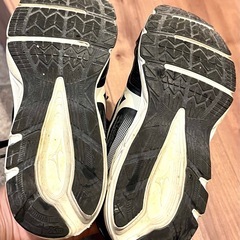 【使用数回なので美品です✨】asics アシックス　スニーカー　22.5cm 紐　ヒモ
の画像