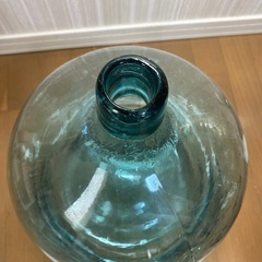 大型の瓶　レトロ　デミジョンボトルの画像