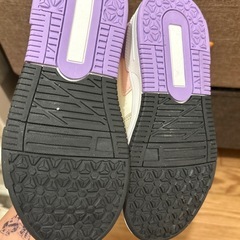 キッズスニーカーの画像