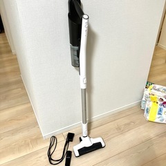 【東芝】コードレスクリーナー 掃除機
