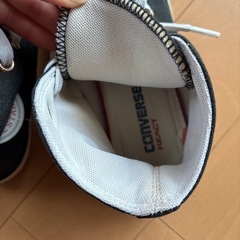 黒コンバースの画像