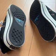黒コンバースの画像