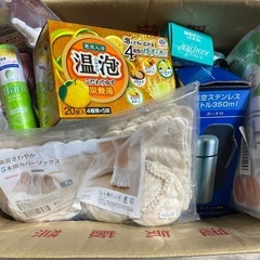 色々まとめ売り！入浴剤　ステンレスボトル 靴下 vo5 シャンプー リンス 洗顔 などなどの画像