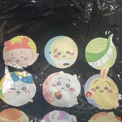 ちいかわもぐもぐ本舗Tシャツ