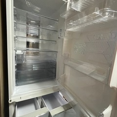 シャープ両開き冷蔵庫の画像