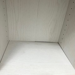 ニトリ ガラス扉付き本棚 の画像
