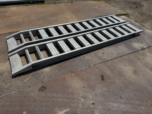 アルミブリッジ　歩み板